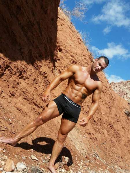 Eros-is-a-male-stripper-in-Las-Vegas-4