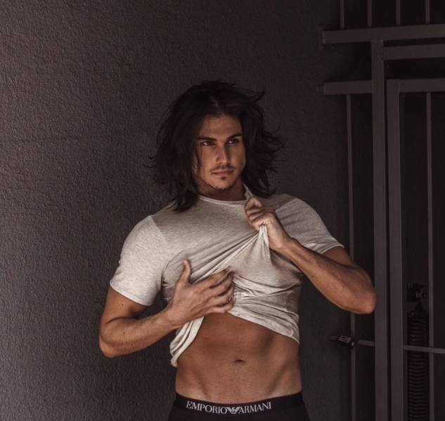 Slater-is-a-male-stripper-in-Las-Vegas-2