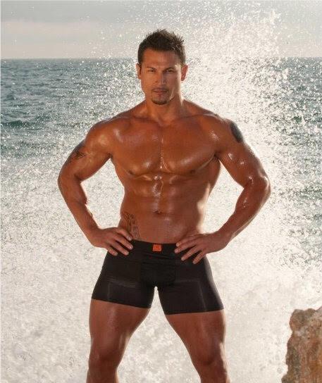 Exotic-male-dancer-named-Tiger-1