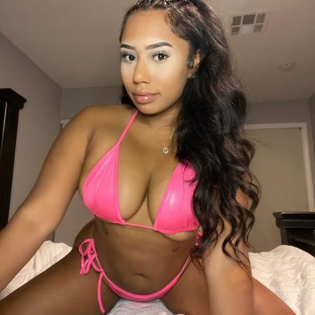 Jasmine is a sexy female stripper in Sacramento CA